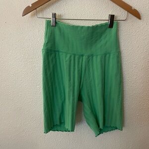 Aerie high-rise ribbed lettuce hem bike shorts in a green shade Size Medium
